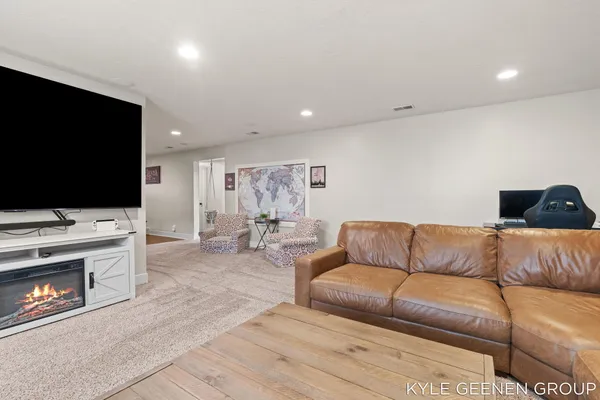 $649,900 | 564 Blackstone Street, Holland, MI 49423