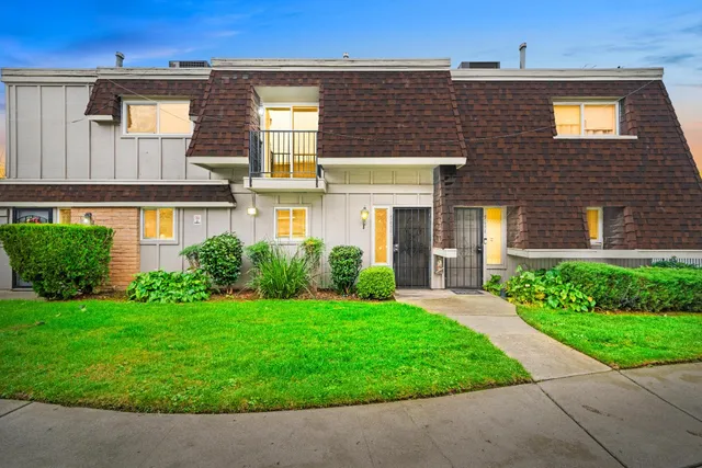 $234,999 | 5696 Hillsdale Boulevard, Sacramento, CA 95842