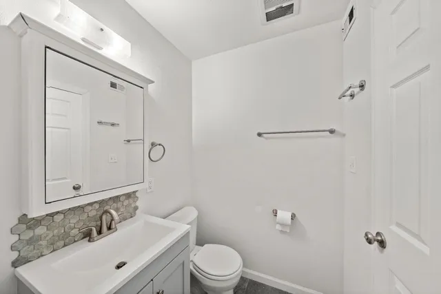 $234,999 | 5696 Hillsdale Boulevard, Sacramento, CA 95842