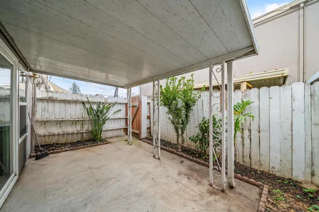 $234,999 | 5696 Hillsdale Boulevard, Sacramento, CA 95842