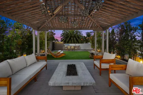 $3,895,000 | 613 Westmount Drive, West Hollywood, CA 90069