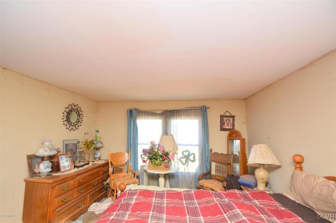 2142 Mountain Road Stroudsburg, PA 18360 - Photo 4 of 7 Gallery Image 4