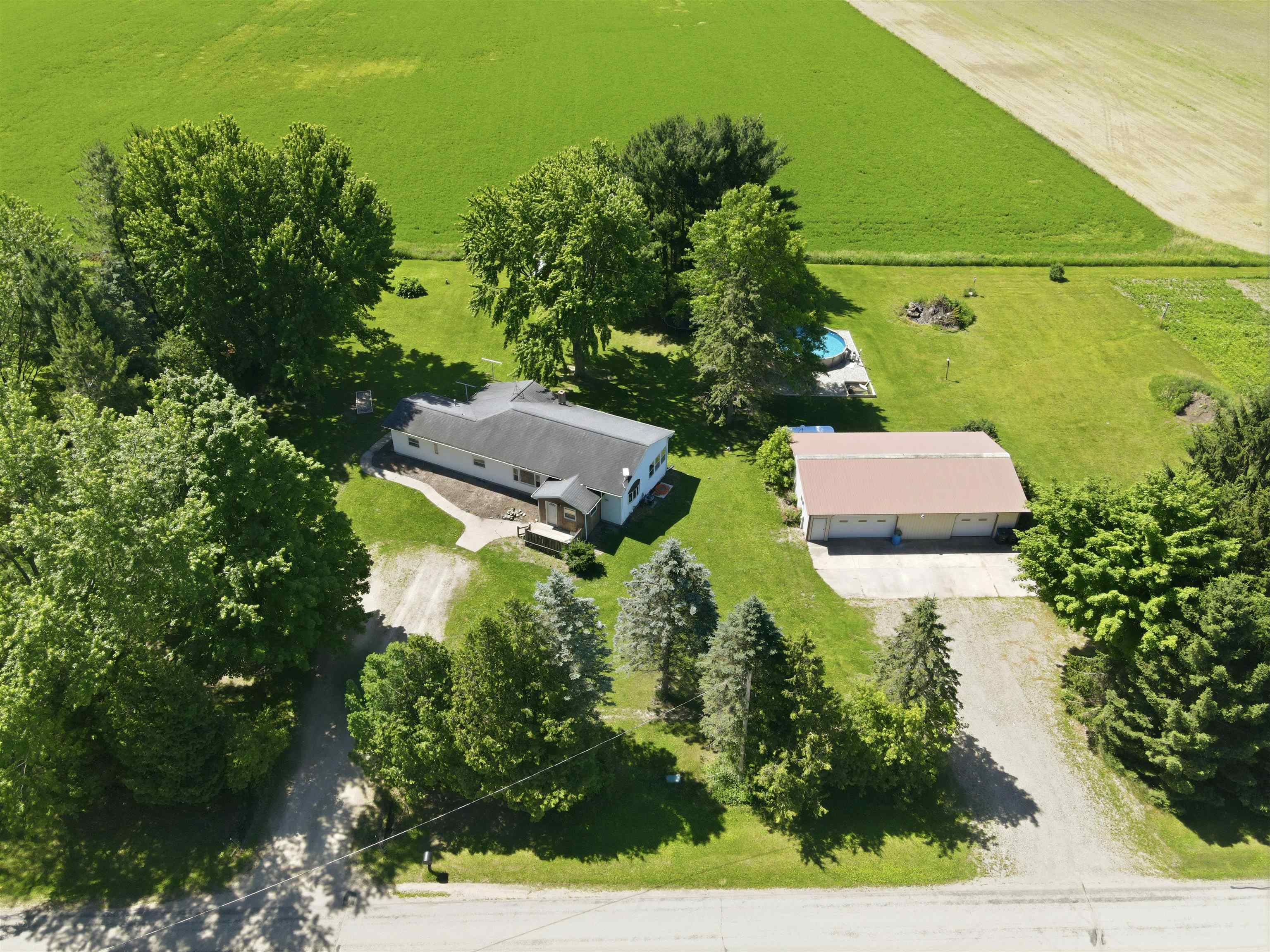 W10531 Roloff Road New London, WI 54961 - Photo 3 of 56