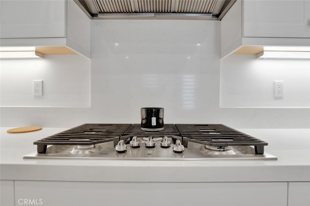 145 Sash Irvine, CA 92618 - Photo 2 of 20 a kitchen with a stove and a cabinet