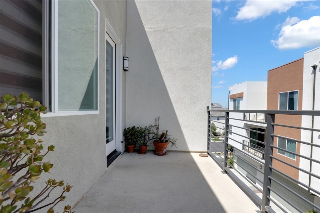 145 Sash Irvine, CA 92618 - Photo 5 of 20 a view of entryway and hall