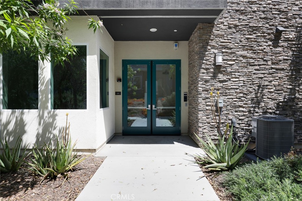 145 Sash Irvine, CA 92618 - Photo 8 of 20 a front view of a house with a garden