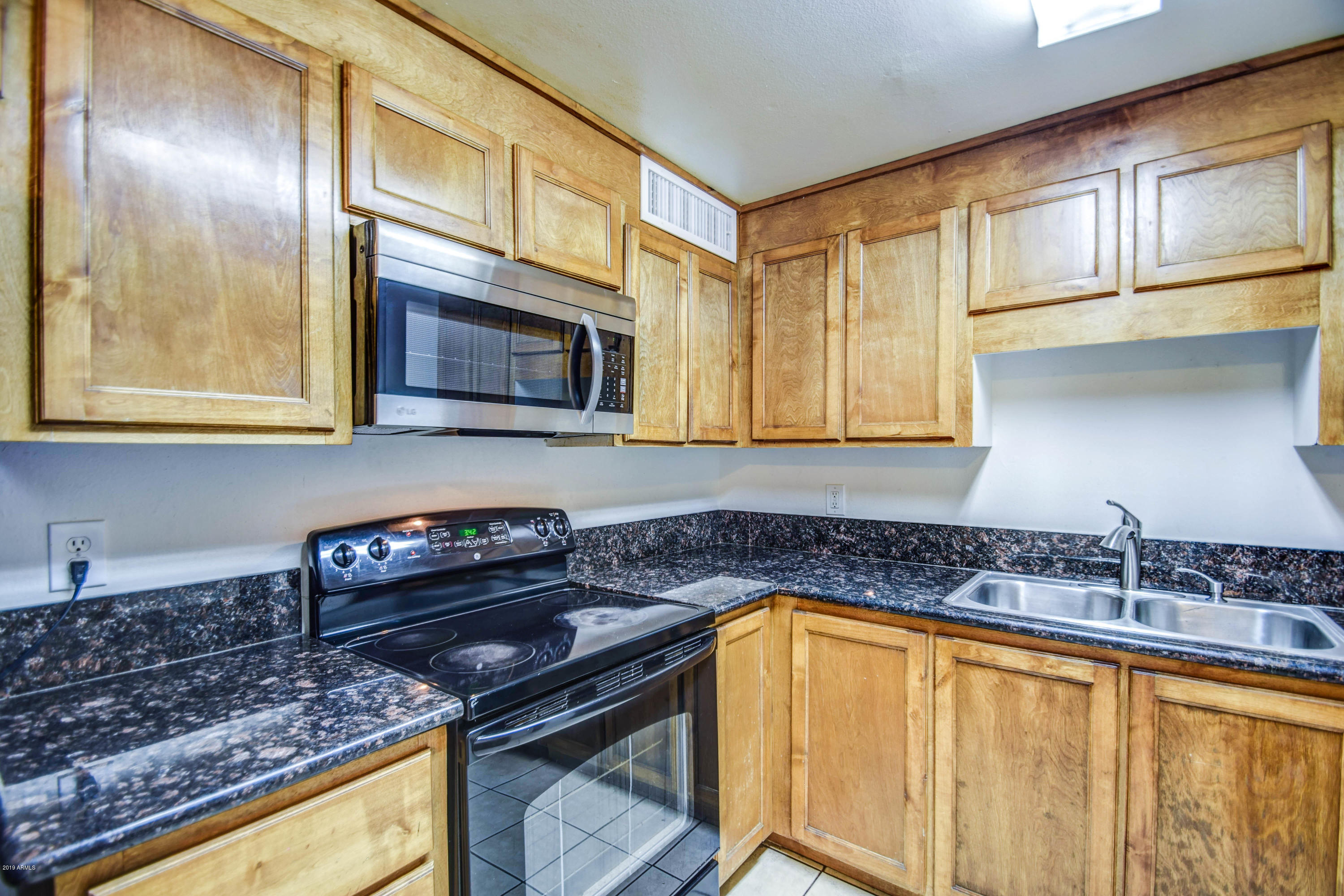6507 West Coronado Road Phoenix, AZ 85035 - Photo 14 of 37 Kitchen 6