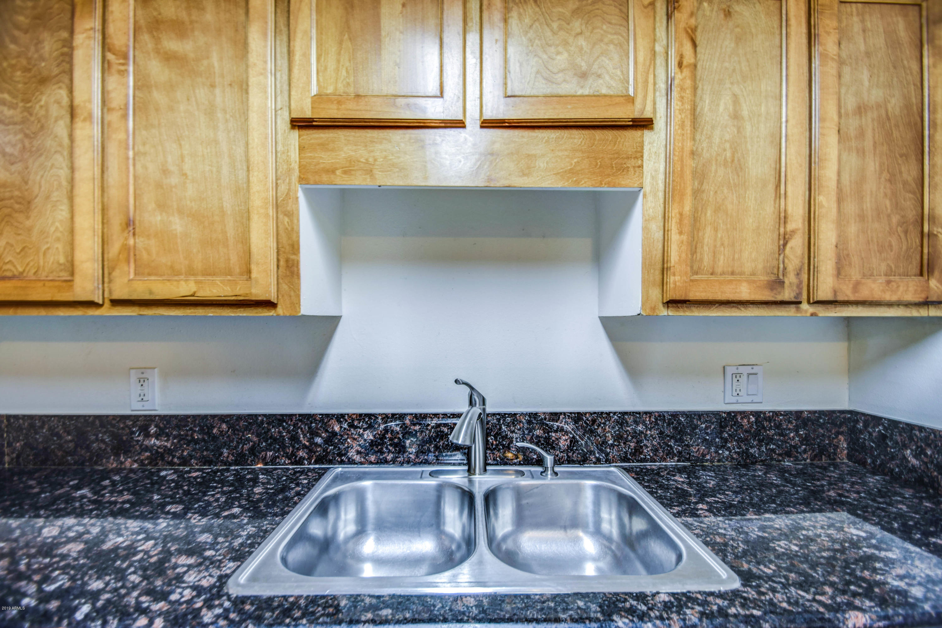 6507 West Coronado Road Phoenix, AZ 85035 - Photo 16 of 37 Kitchen 8