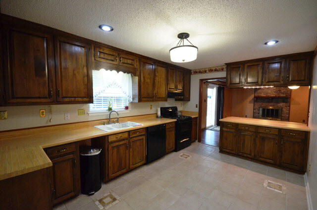 4728 Firestone Drive South Mobile, AL 36609 - Photo 5 of 28