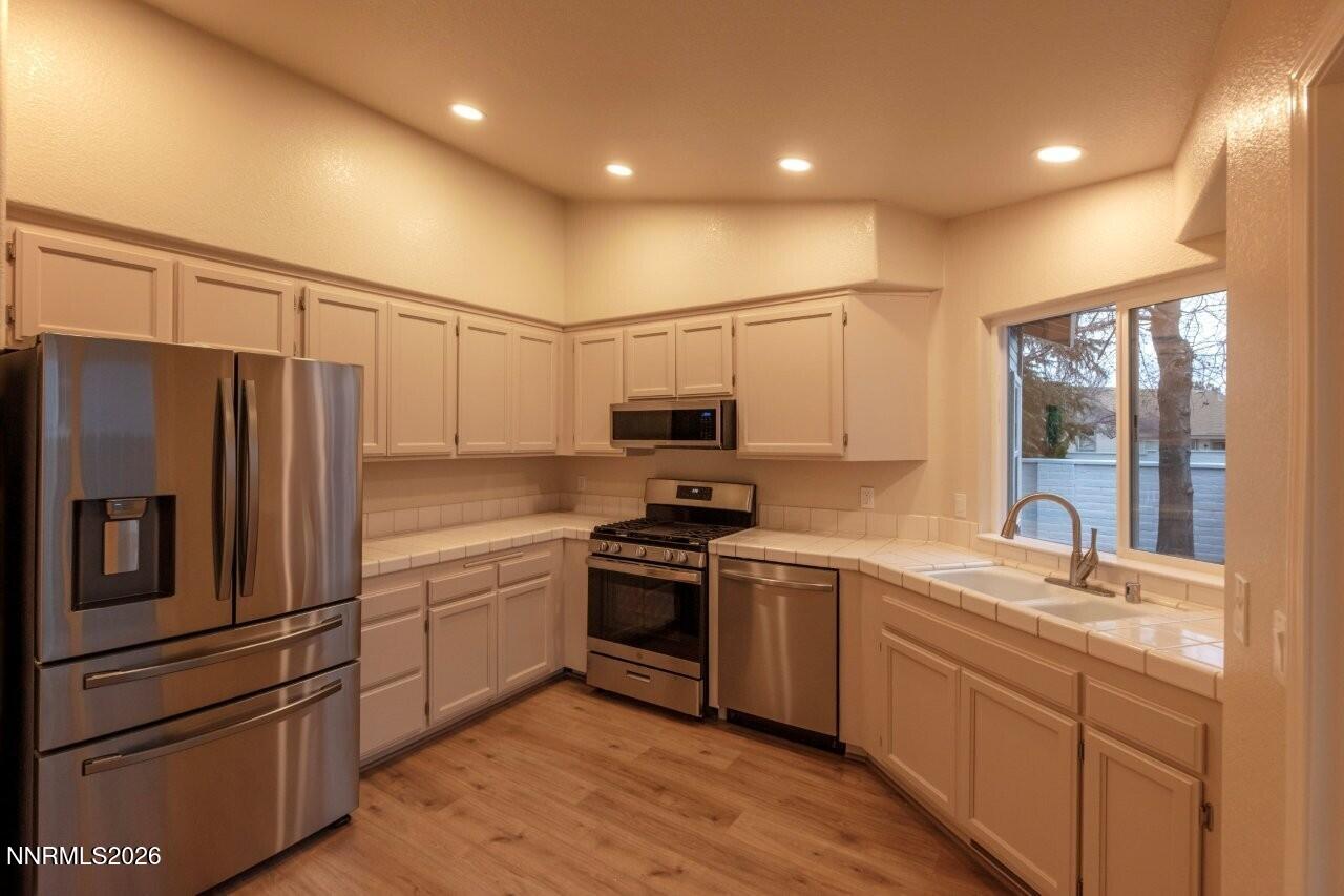 7562 Wheeldale Circle Reno, NV 89511 - Photo 3 of 34 10bb