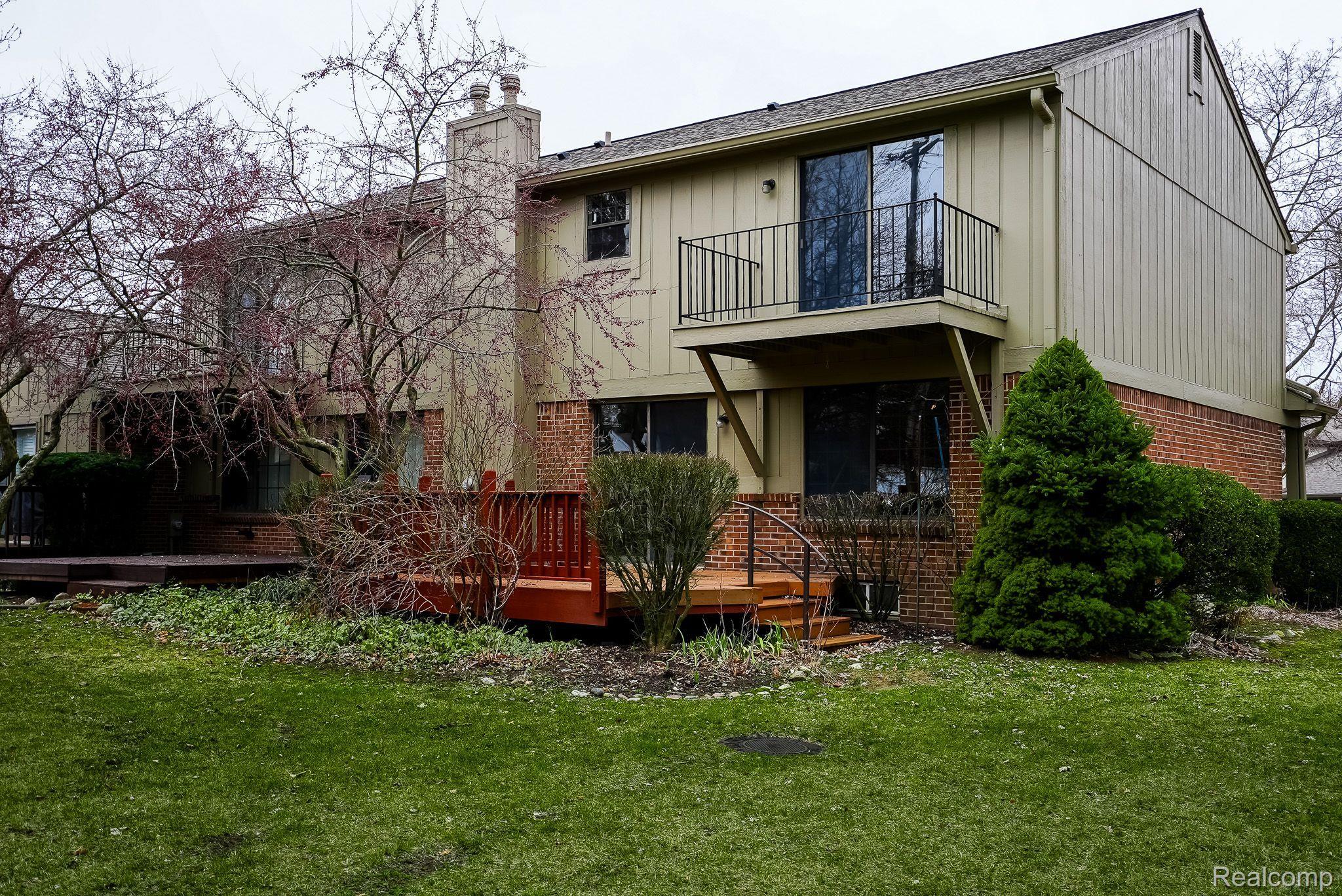 1977 Pondview Court Rochester, MI 48309 - Photo 4 of 67 Gallery Image 4