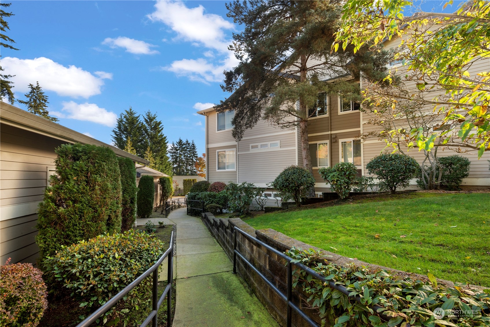 107 164th Street Southeast, Unit 1101 Bothell, WA 98012 - Photo 20 of 24 Gallery Image 20
