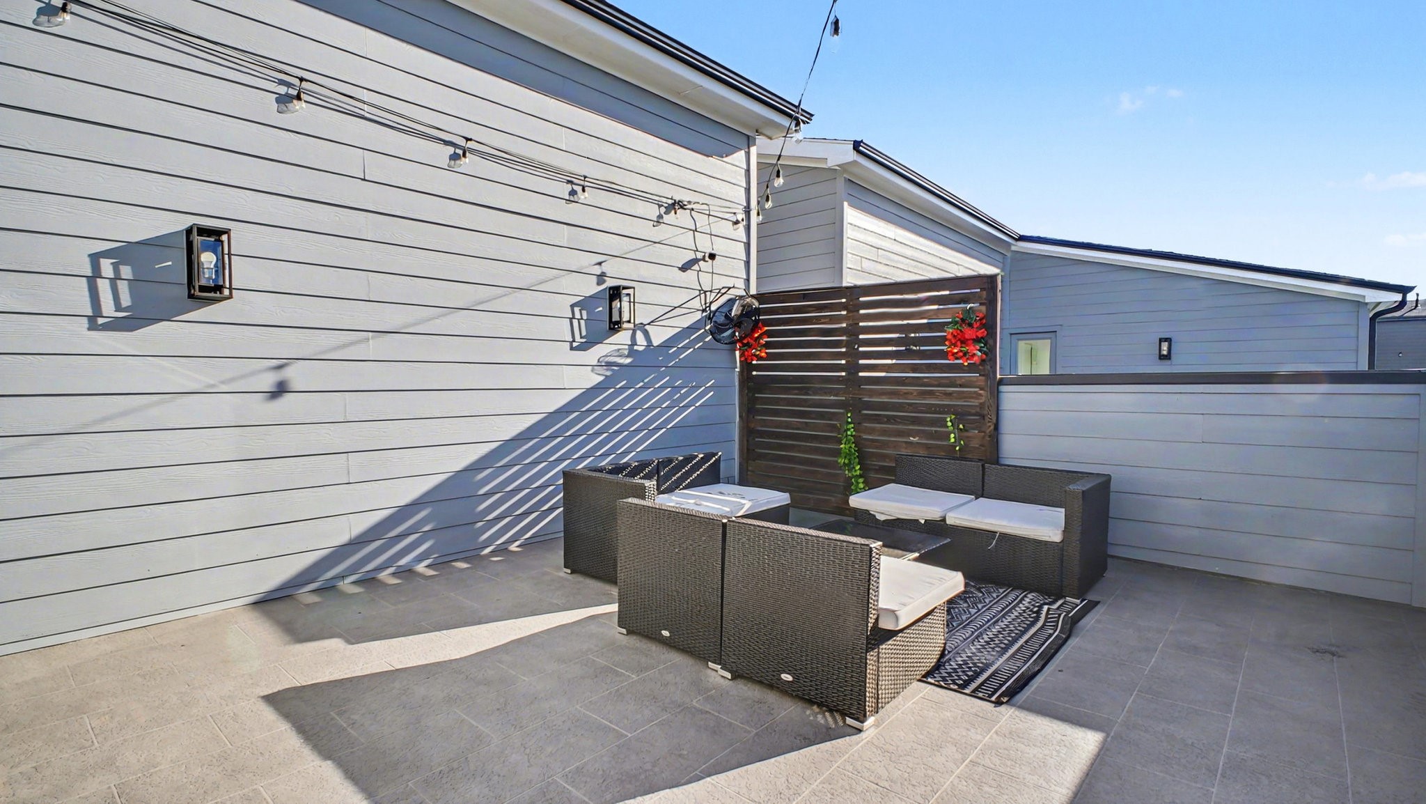 2802 Tierwester Street Houston, TX 77004 - Photo 31 of 35 a view of backyard with seating space