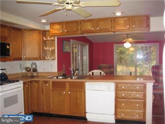 8 Taunton Road Medford, NJ 08055 - Photo 10 of 12 Kitchen