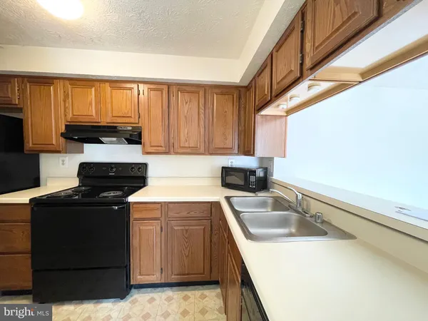 $1,750 | 812 Stratford Way, Unit J, Frederick, MD 21701