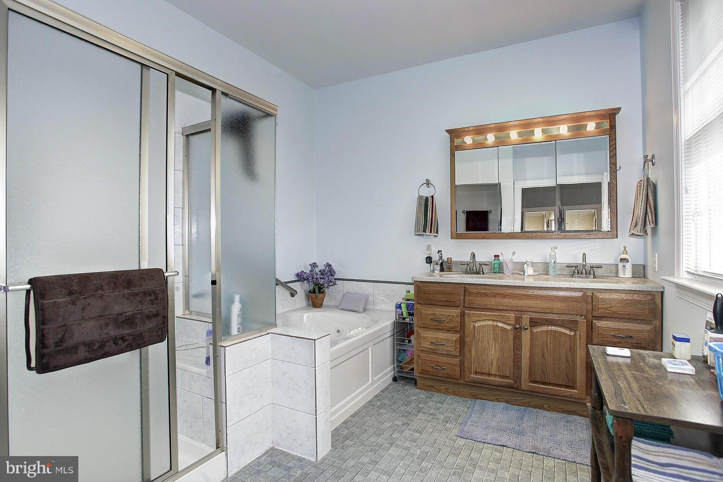 515 Gorsuch Road Westminster, MD 21157 - Photo 14 of 25 Bath (Master)