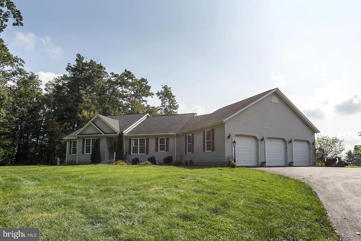 515 Gorsuch Road Westminster, MD 21157 - Photo 3 of 25 3 Car Garage