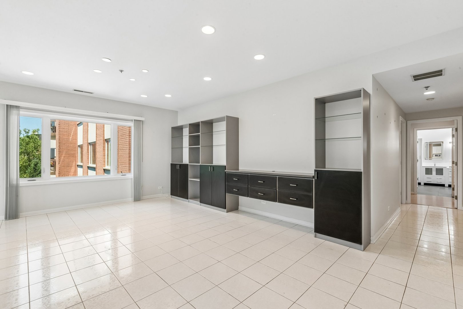 209 Rivershire Lane, Unit 504 Lincolnshire, IL 60069 - Photo 14 of 40