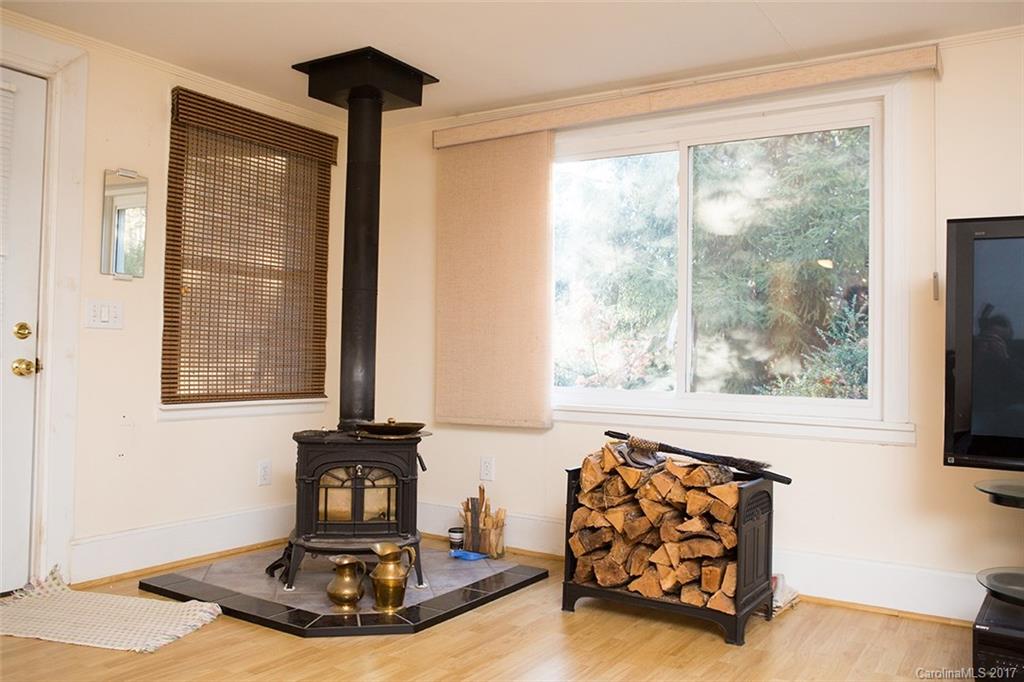 63 Wolf Road Asheville, NC 28805 - Photo 2 of 12 Gallery Image 2