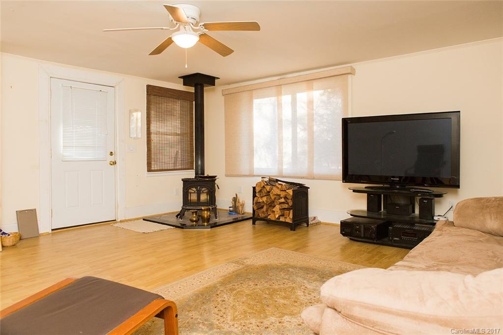 63 Wolf Road Asheville, NC 28805 - Photo 3 of 12 Gallery Image 3