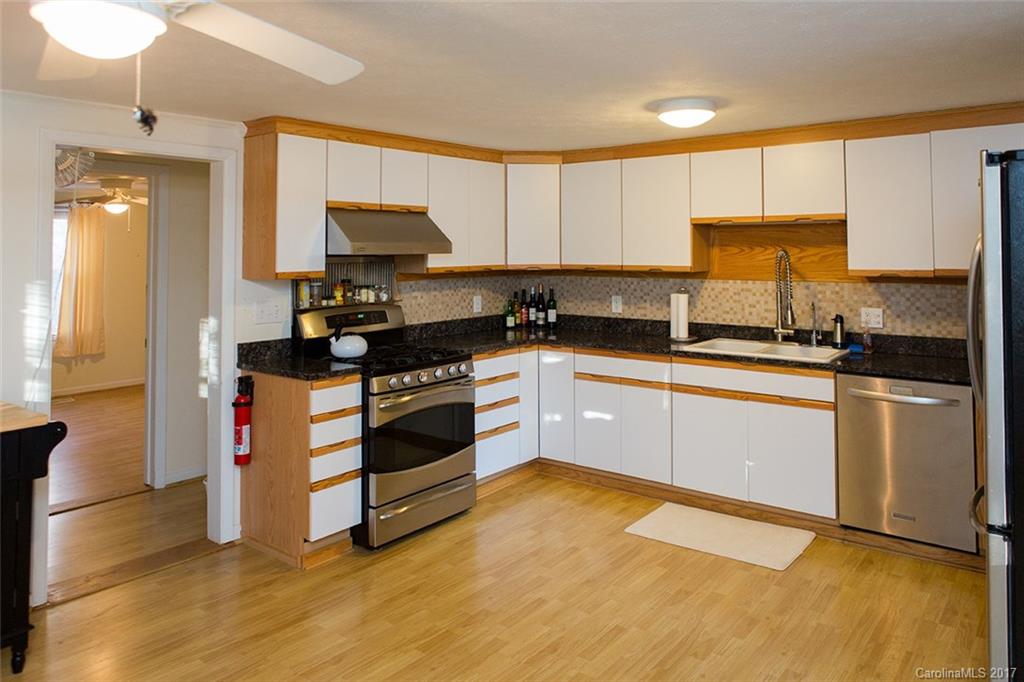 63 Wolf Road Asheville, NC 28805 - Photo 4 of 12 Gallery Image 4