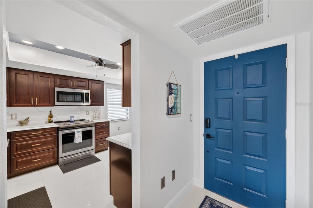 700 Starkey Road, Unit 352 Largo, FL 33771 - Photo 4 of 60