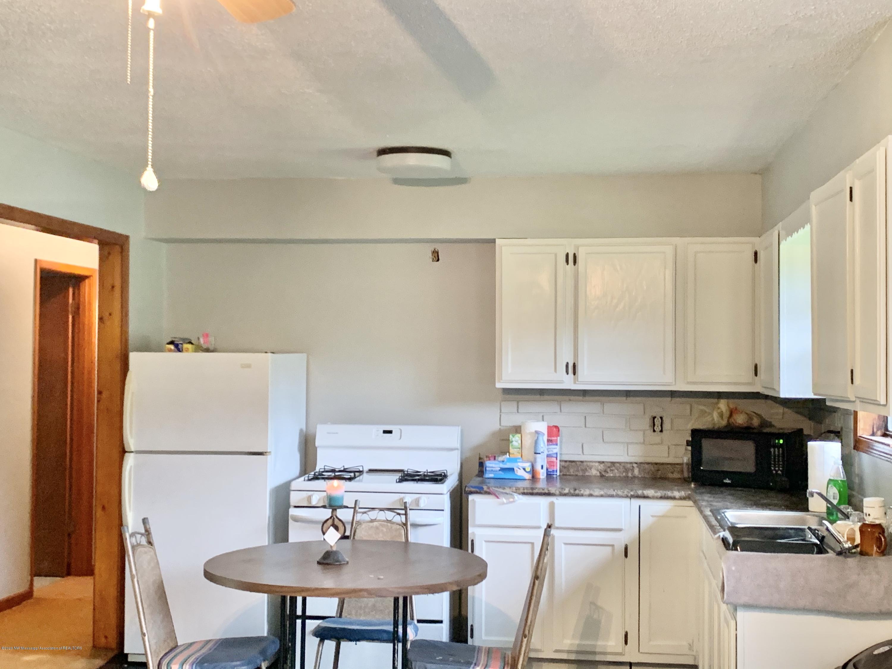 423 Lee Jennings Road Como, MS 38619 - Photo 6 of 21 IMG_4904