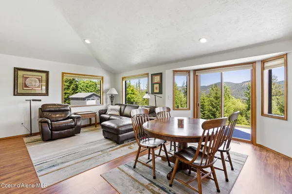 $669,500 | 1615 Lincoln Avenue, St. Maries, ID 83861