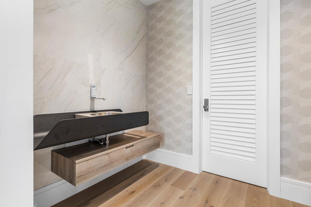 7383 Orangewood Lane, Unit 501 Boca Raton, FL 33433 - Photo 11 of 67 Washing Station