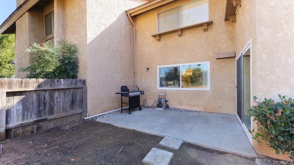322 Ivy Lane Fallbrook, CA 92028 - Photo 30 of 35 a backyard of a house with seating space