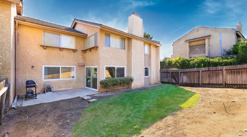 322 Ivy Lane Fallbrook, CA 92028 - Photo 31 of 35 a view of a house with backyard and furniture
