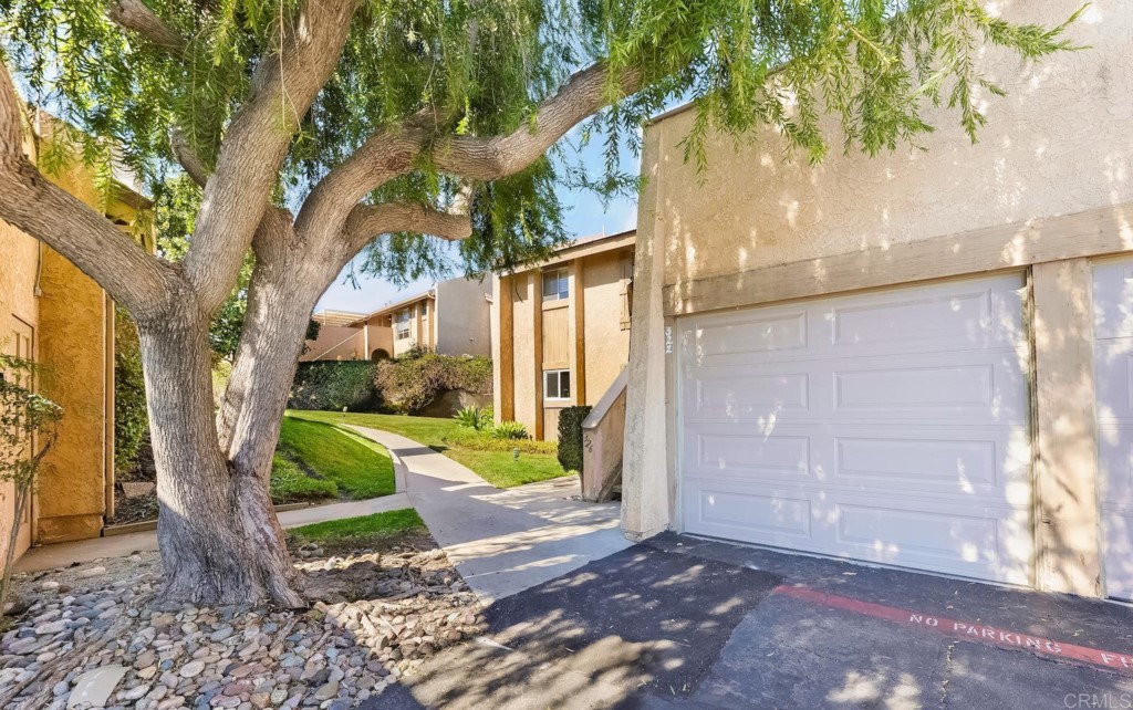 322 Ivy Lane Fallbrook, CA 92028 - Photo 34 of 35 a view of a house with a backyard