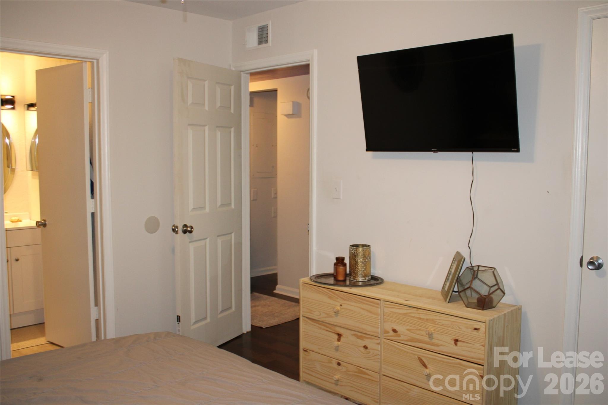 430 Queens Road Charlotte, NC 28207 - Photo 13 of 28