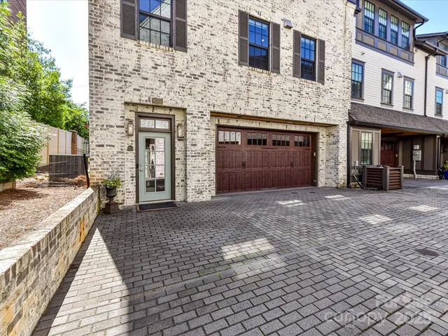 $1,299,000 | 6531 Hazelton Drive, Charlotte, NC 28210