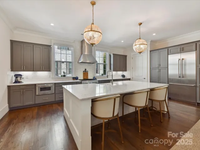$1,299,000 | 6531 Hazelton Drive, Charlotte, NC 28210