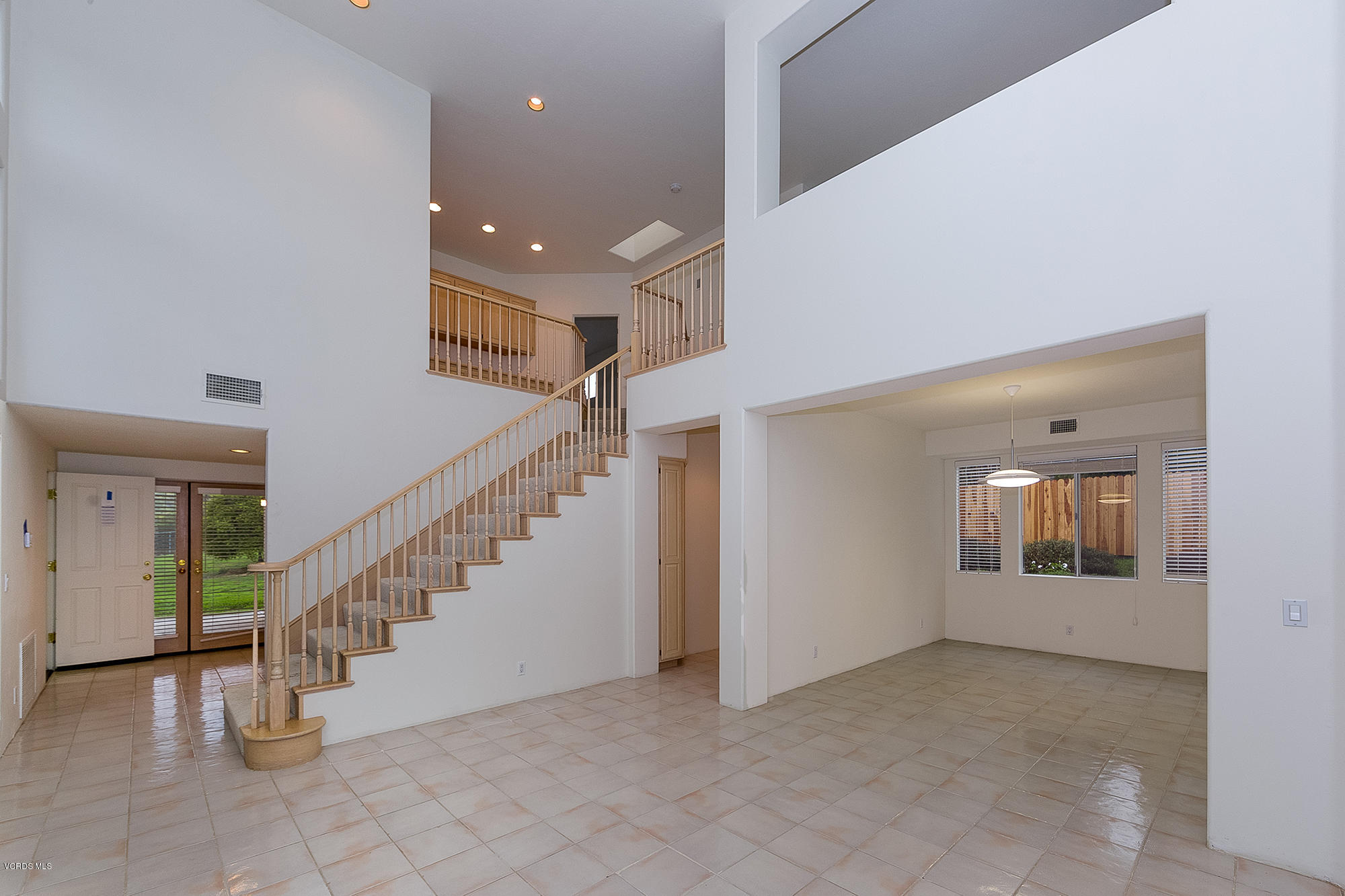 6540 La Cumbre Road Somis, CA 93066 - Photo 4 of 25 LIVING ROOM WITH VAULTED CEILINGS