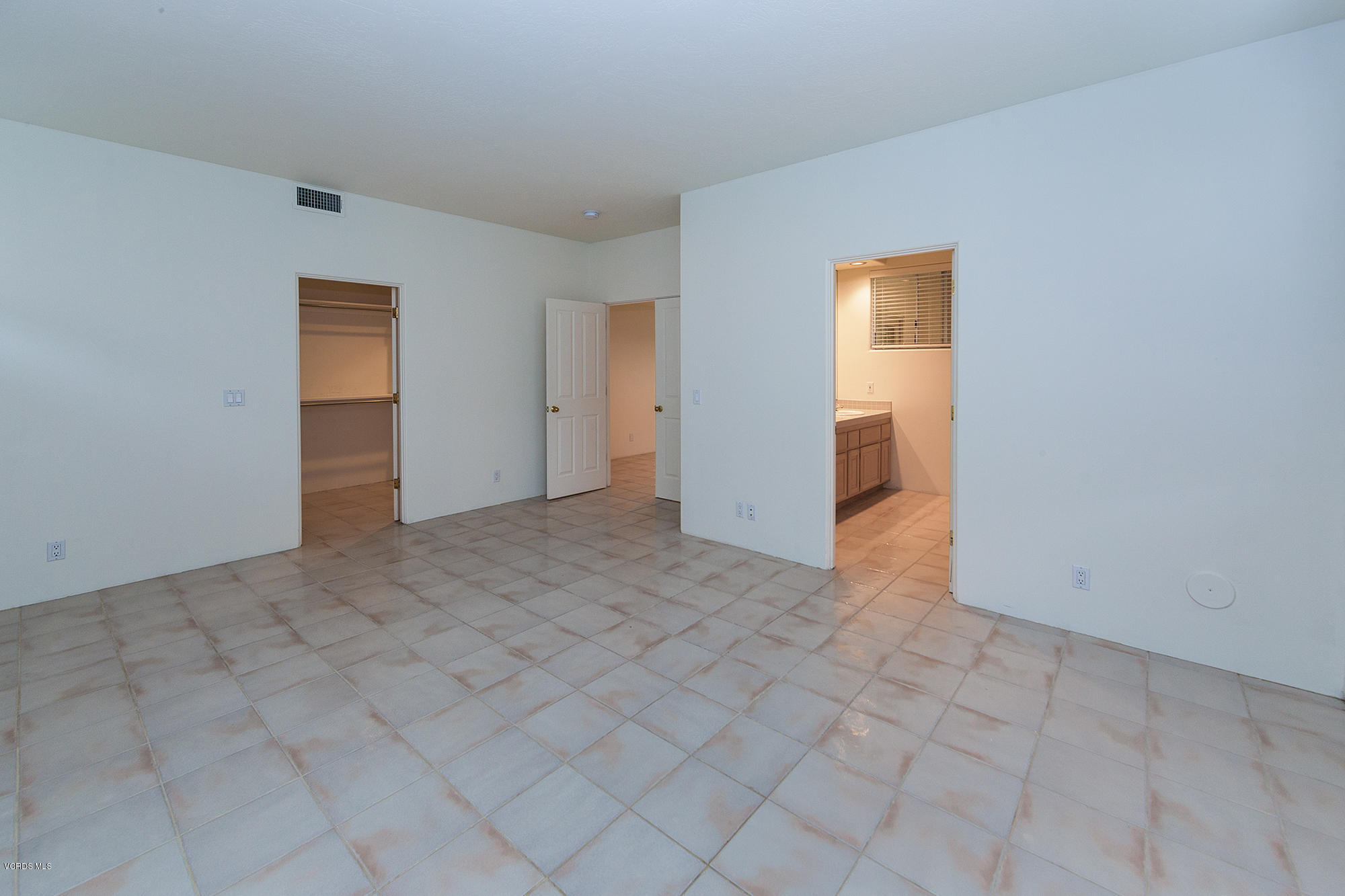 6540 La Cumbre Road Somis, CA 93066 - Photo 7 of 25 MASTER BEDROOM