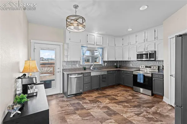 $499,000 | 995 North Matt Drive, Pueblo, CO 81007
