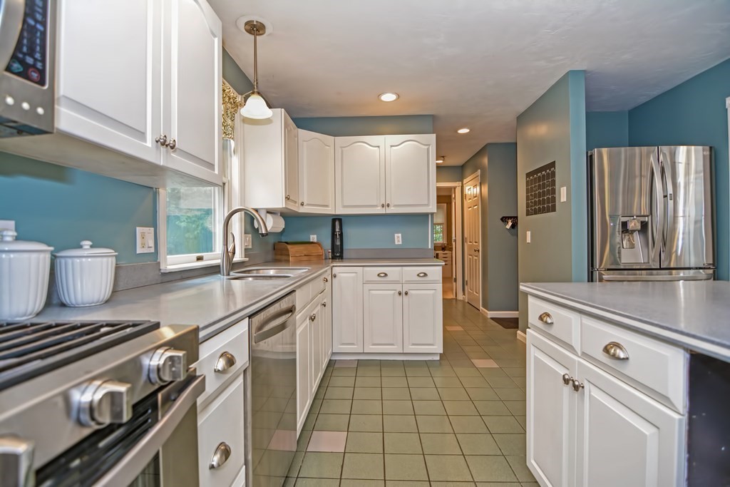 113 Paddock Road Raynham, MA 02767 - Photo 14 of 24 Gallery Image 14