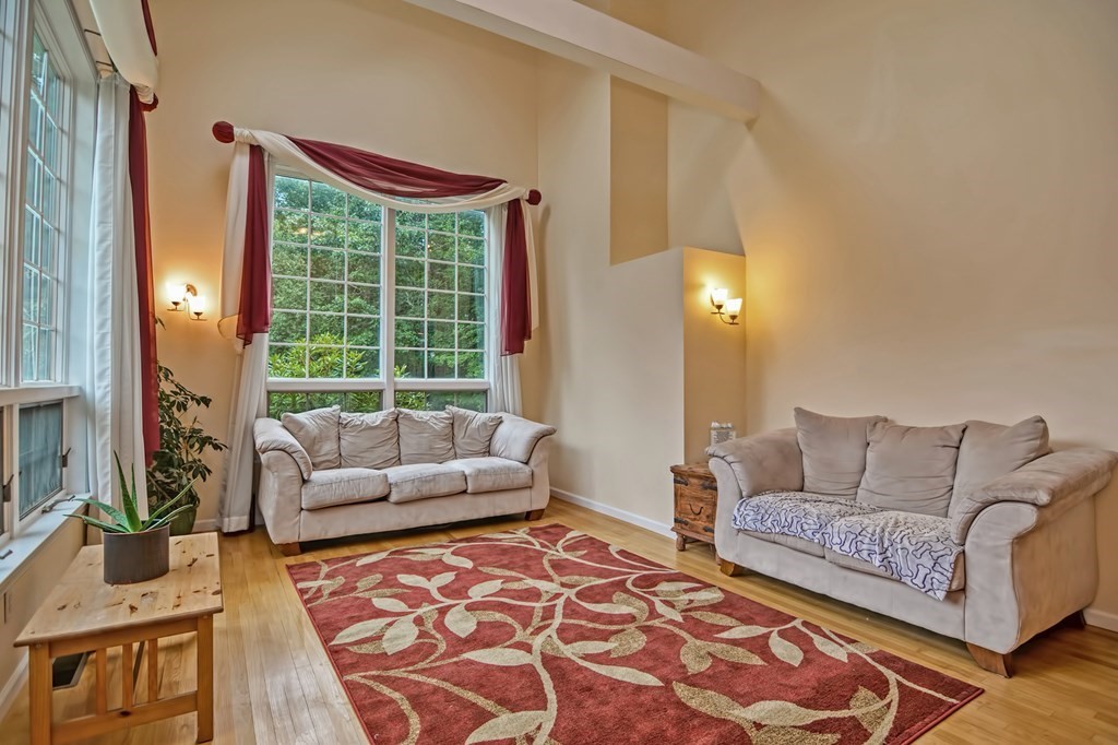 113 Paddock Road Raynham, MA 02767 - Photo 5 of 24 Gallery Image 5