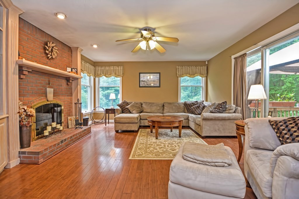113 Paddock Road Raynham, MA 02767 - Photo 6 of 24 Gallery Image 6