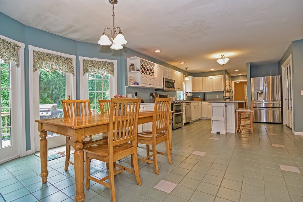 113 Paddock Road Raynham, MA 02767 - Photo 10 of 24 Gallery Image 10