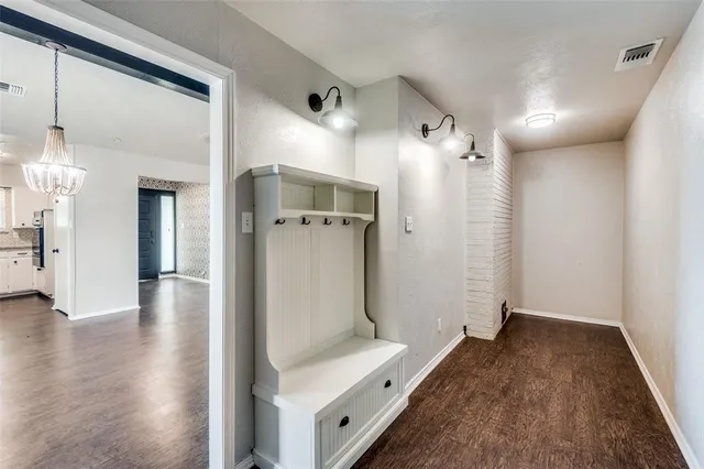 $2,200 | 100 High School Drive, Waxahachie, TX 75165