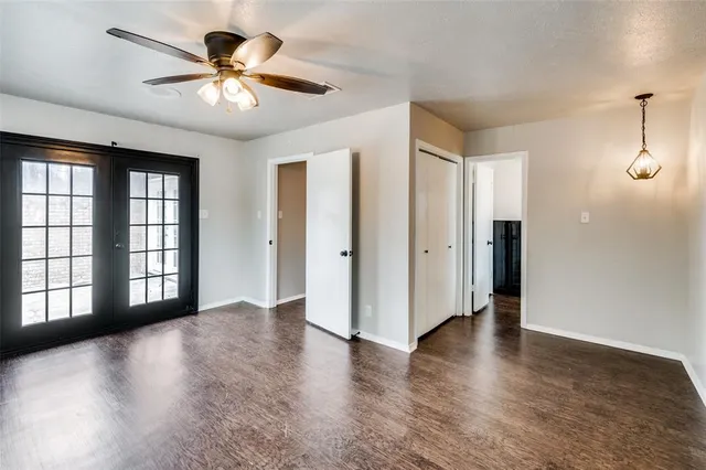 $2,200 | 100 High School Drive, Waxahachie, TX 75165