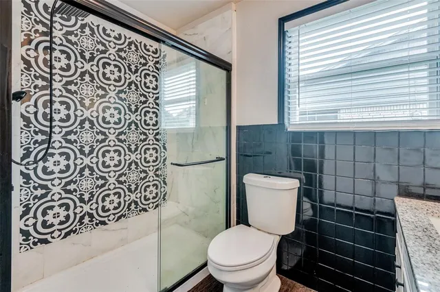 $2,200 | 100 High School Drive, Waxahachie, TX 75165