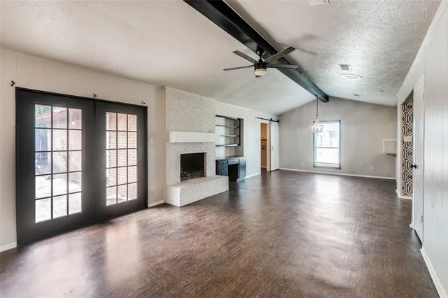 $2,200 | 100 High School Drive, Waxahachie, TX 75165