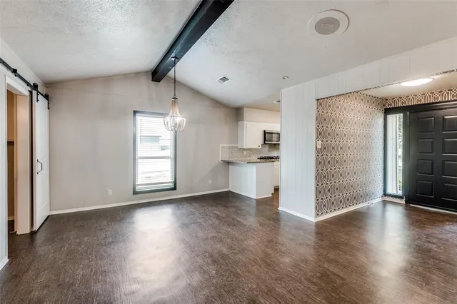 $2,200 | 100 High School Drive, Waxahachie, TX 75165