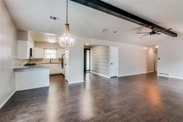 $2,200 | 100 High School Drive, Waxahachie, TX 75165