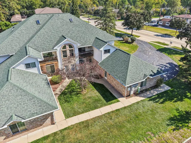 $255,000 | 4300 West Grange Avenue, Unit 8, Greenfield, WI 53220