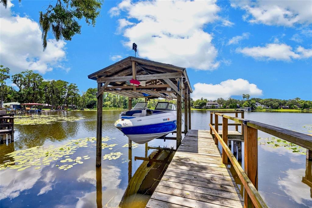 303 West Chapman Road Tampa, FL 33613 - Photo 6 of 49 Gallery Image 6